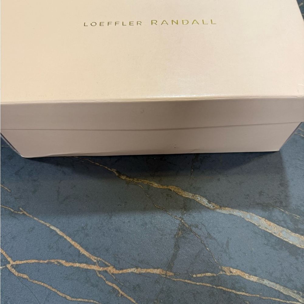 Loeffler Randall Camilla Pearl size 10 - Picture 15 of 16